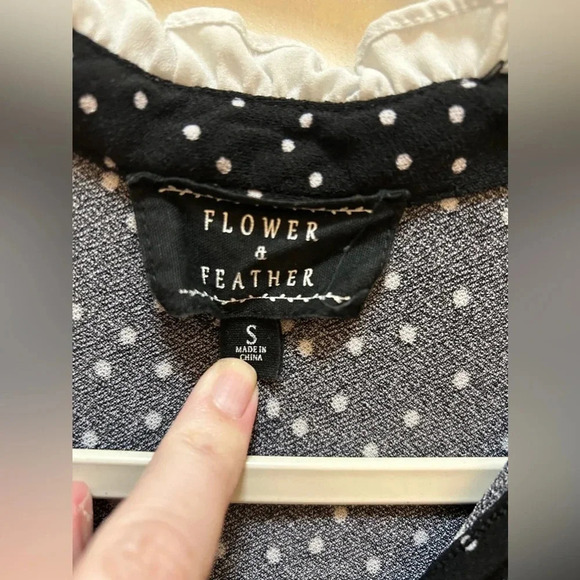 Flower & Feather Polka Dot Blouse. Size small - Picture 3 of 4